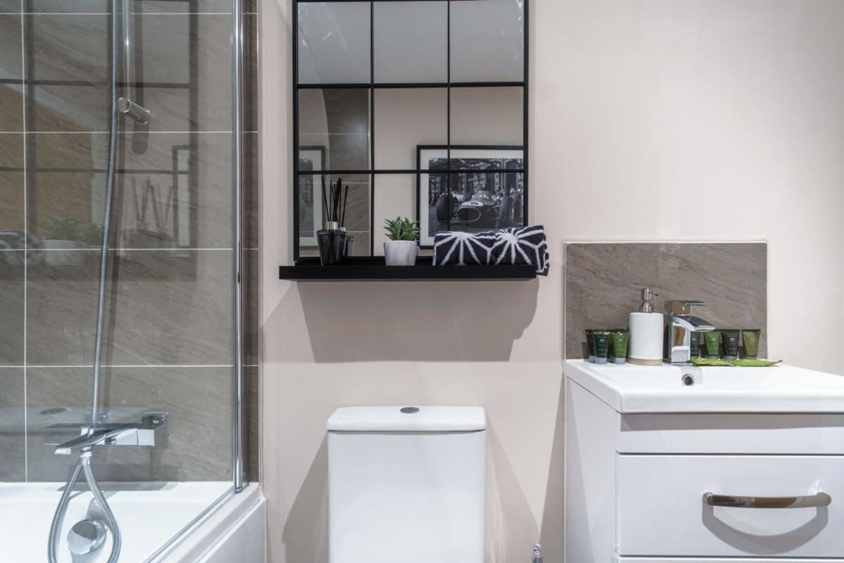 Fantastic 1 Bed - Sleeps 3 Apartment Manchester